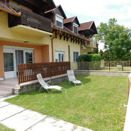 Balatonpart-Lak Appartement Balatonfenyves Buitenkant foto