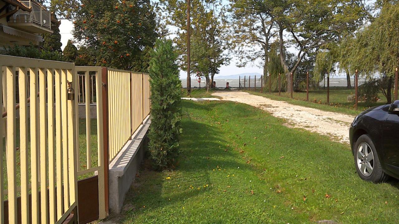 Balatonpart-Lak Appartement Balatonfenyves Buitenkant foto