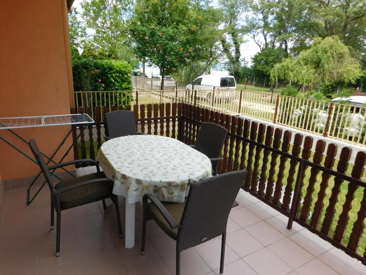 Balatonpart-Lak Appartement Balatonfenyves Buitenkant foto